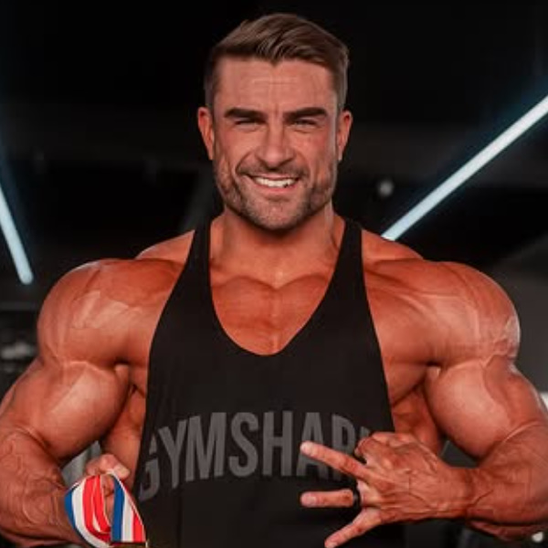 ライアンテリー Ryan Terry - Ryan Terry added a new photo — in Las Vegas,